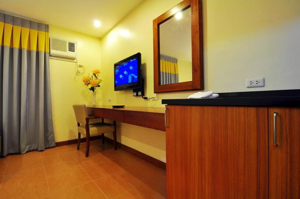 The Well Hotel Cebu Exterior foto