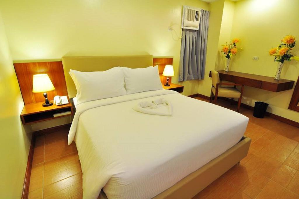 The Well Hotel Cebu Exterior foto